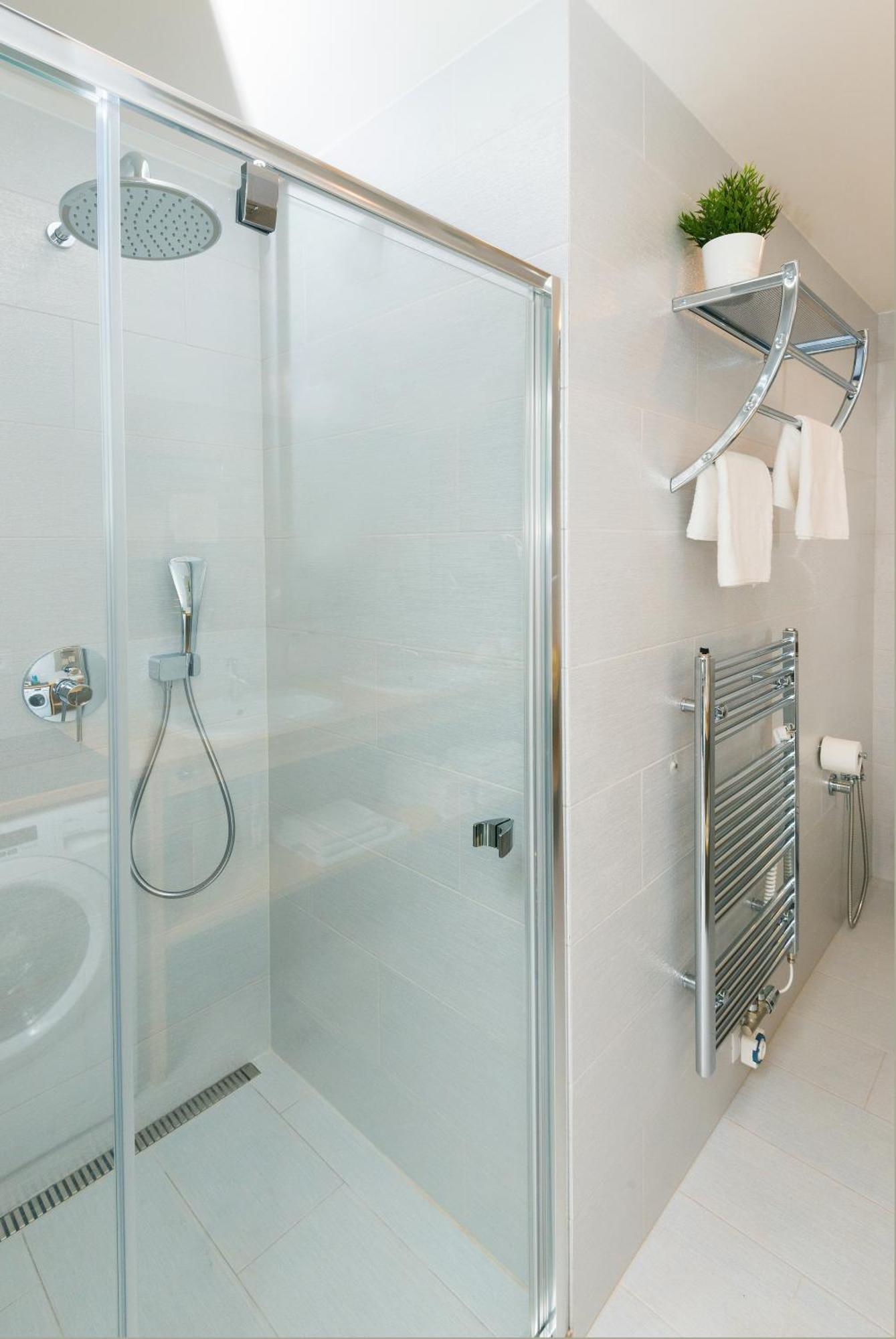Grand Apartment mit Dusche